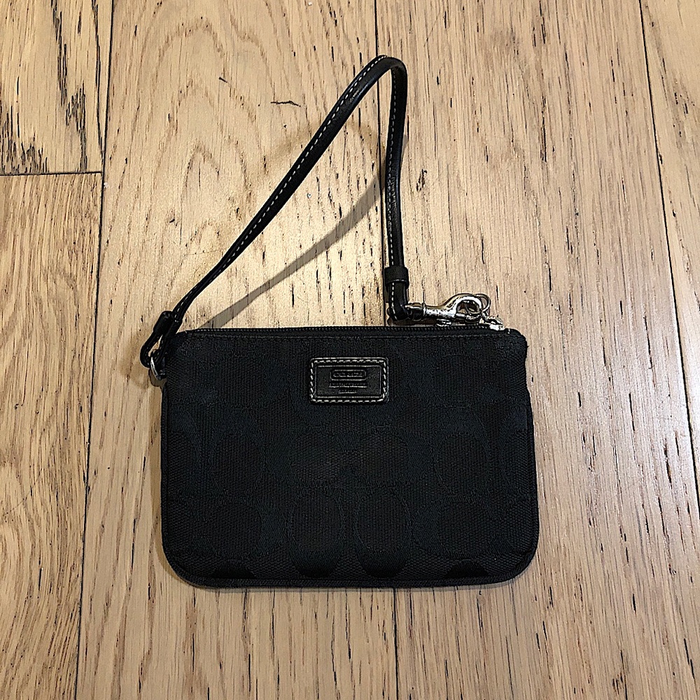 Coach wristlet in black